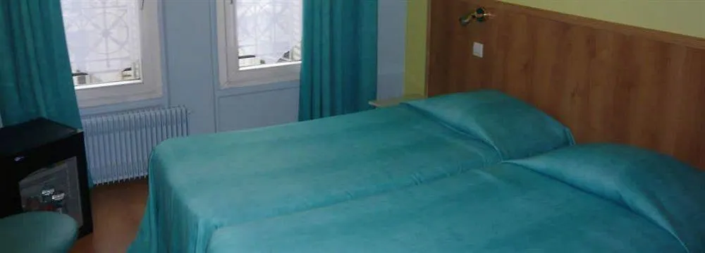 Adonis Sacre Coeur Hotel Roma Париж 2*,