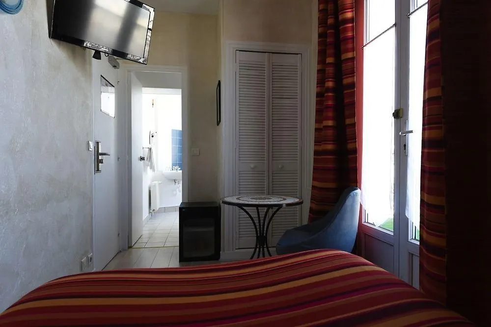 Adonis Sacre Coeur Hotel Roma Париж 2*,